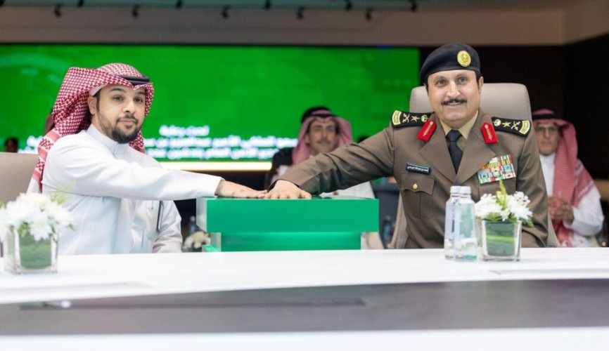 تحت رعاية الأمير عبدالعزيز بن سعود.. الفريق البسامي يدشّن خدمات محفظة لوحات المركبات الرقمية عبر منصة أبشر