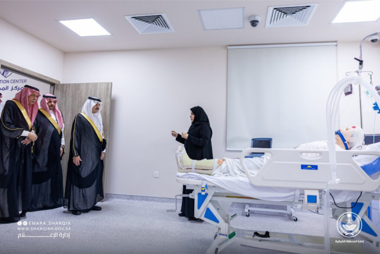 أمير المنطقة الشرقية يدشّن مركز المحاكاة الطبي لتأهيل الكوادر الصحية بكلية محمد المانع بالدمام