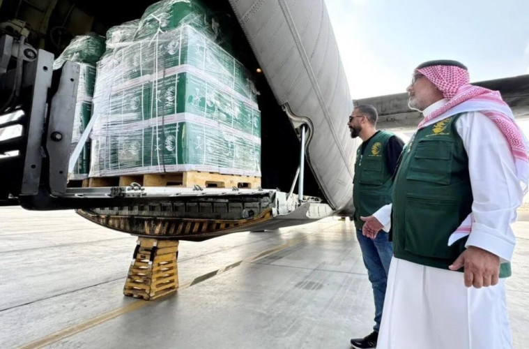 وصول الطائرة الإغاثية السعودية الـ72 لإغاثة الشعب الفلسطيني في قطاع غزة التي يسيّرها مركز الملك سلمان للإغاثة
