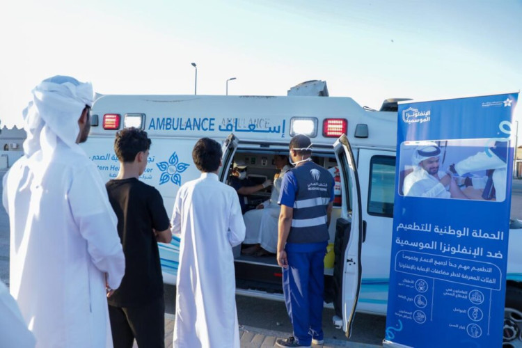 الفرق الطبية تواصل تنفيذ حملة التطعيم ضد الإنفلونزا بالنعيرية