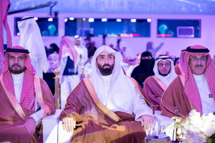 بخطى واثقة نحو قضاءٍ أكثر ذكاء.. معالي د. خالد اليوسف يُطلق نظام المحكمة الذكية في ملتقى الحكومة الرقمية 2025