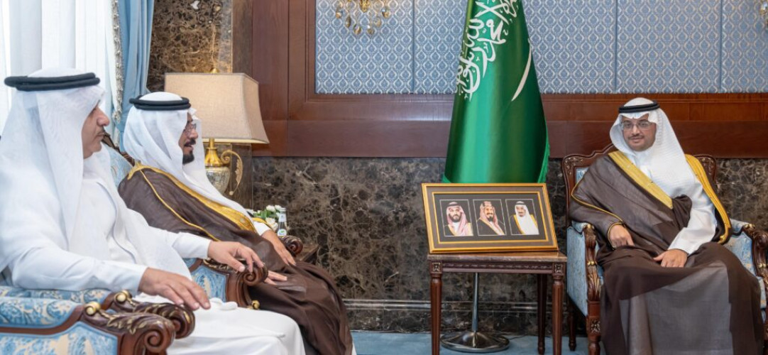 سمو محافظ الأحساء يستقبل مدير التعليم بالمحافظة