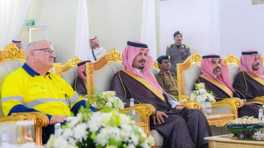 أمير منطقة المدينة المنورة يزور منجم مهد الذهب