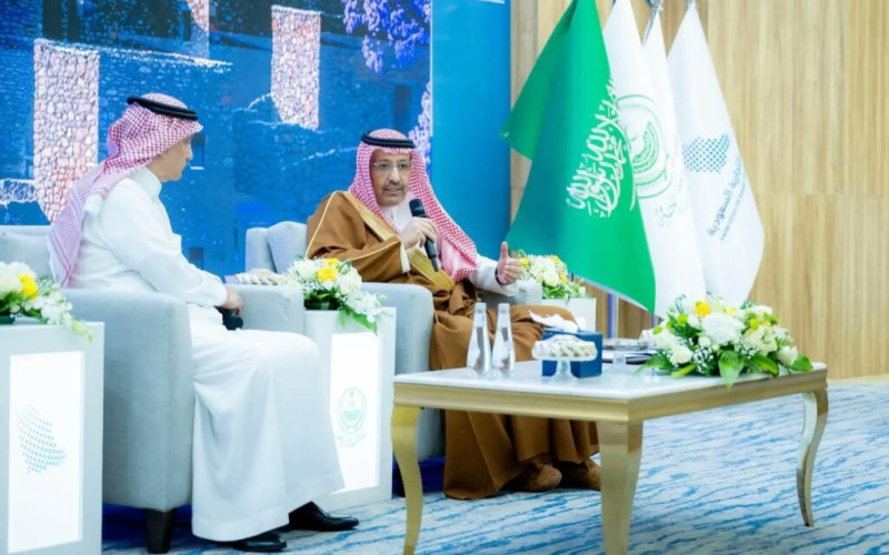 أمير الباحة يلتقي بقطاع الأعمال في اتحاد الغرف السعودية ويستعرض فرص ومحفزات الاستثمار بالمنطقة