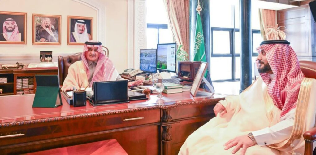 أمير تبوك يطّلع على تقرير فرع وزارة الشؤون الإسلامية بالمنطقة