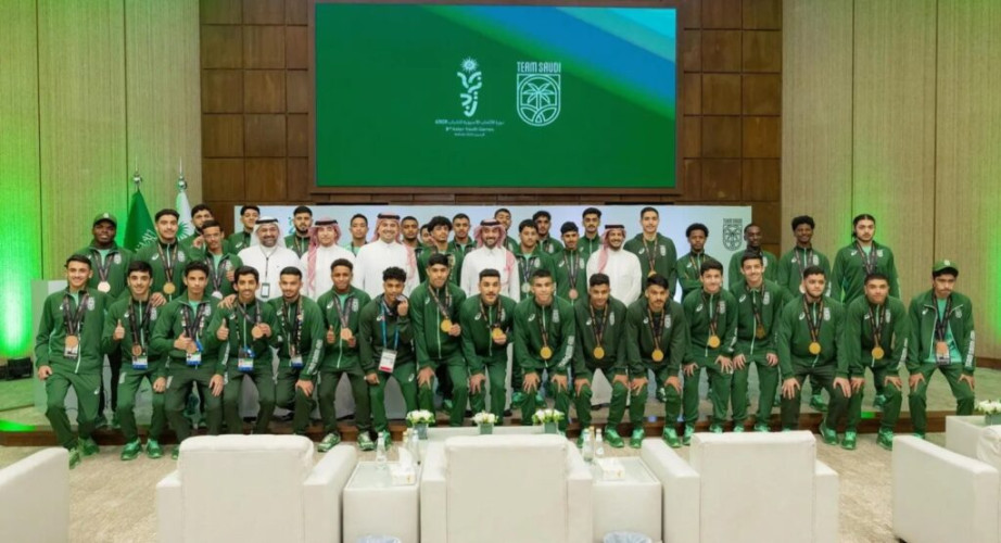 الأمير عبدالعزيز بن تركي يلتقي أبطال فريق السعودية في دورتي الألعاب الآسيوية والإسلامية