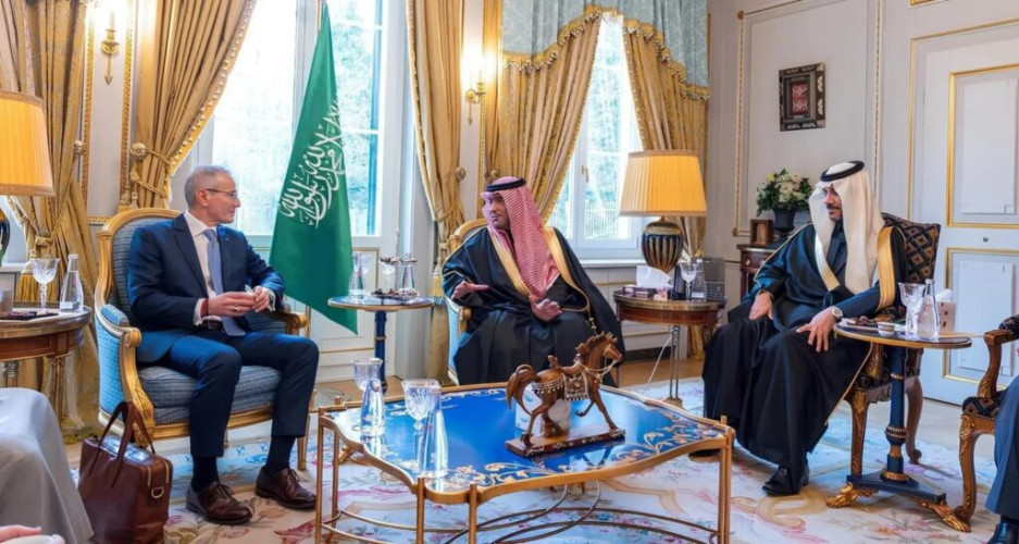 وزير البلديات والإسكان يلتقي وزير الشؤون الاقتصادية ورئيس اتحاد المقاولين في سويسرا لبحث التعاون في الإسكان والتقنيات الحديثة