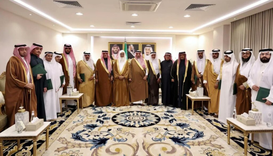 أمير نجران يُكرّم عددًا من المسهمين في دعم أعمال لجنة إطلاق سراح سجناء الحق الخاص “المعسرين” بالمنطقة