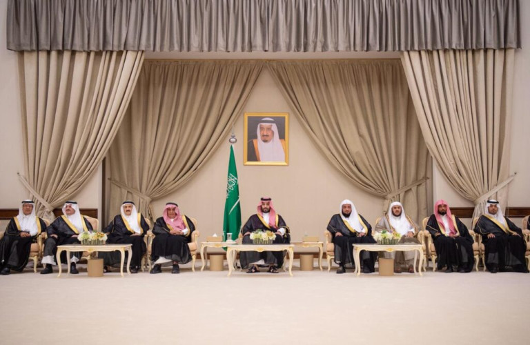 سمو ولي العهد يستقبل أصحاب السمو الأمراء والفضيلة العلماء والمعالي وجمعًا من المواطنين