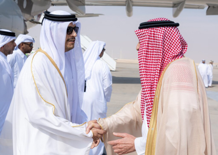 رئيس مجلس الوزراء وزير خارجية دولة قطر يصل إلى الرياض