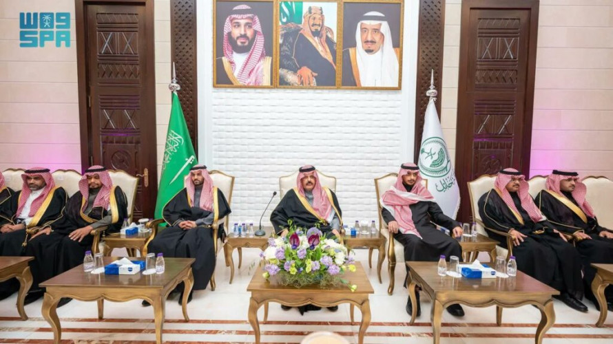 أمير منطقة حائل ونائبه يتبرعان بمبلغ مائة ألف ريال دعمًا لجائزة آبار التعليمية 2026