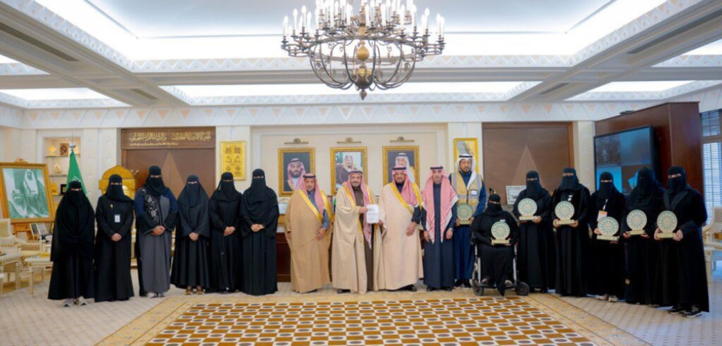 أمير القصيم يستقبل فريق وحدة التطوع بالإمارة بمناسبة تحقيق درع التميز في العمل التطوعي
