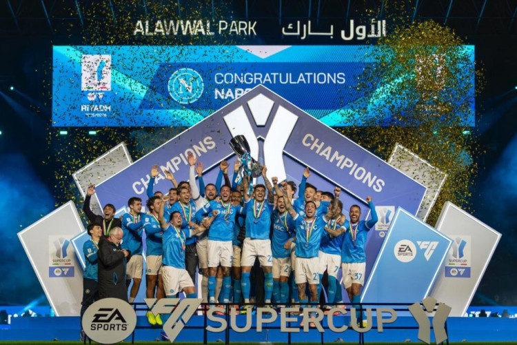 نابولي يفوز على بولونيا بهدفين ويتوج بطلاً لكأس السوبر الإيطالي للمرة الثالثة في تاريخه