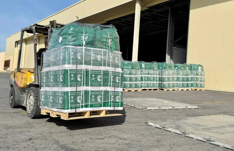 وصول الطائرة الإغاثية السعودية الـ 76 لإغاثة الشعب الفلسطيني في قطاع غزة