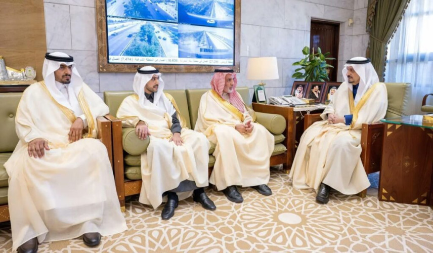 أمير منطقة الرياض يستقبل رئيس مجلس إدارة غرفة الرياض