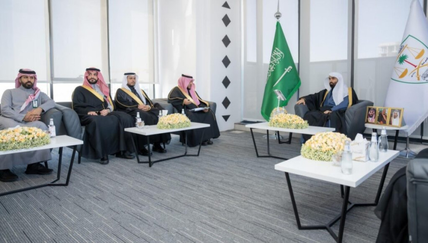رئيس ديوان المظالم يطّلع على سير العمل بمحكمة التنفيذ الإدارية بالرياض