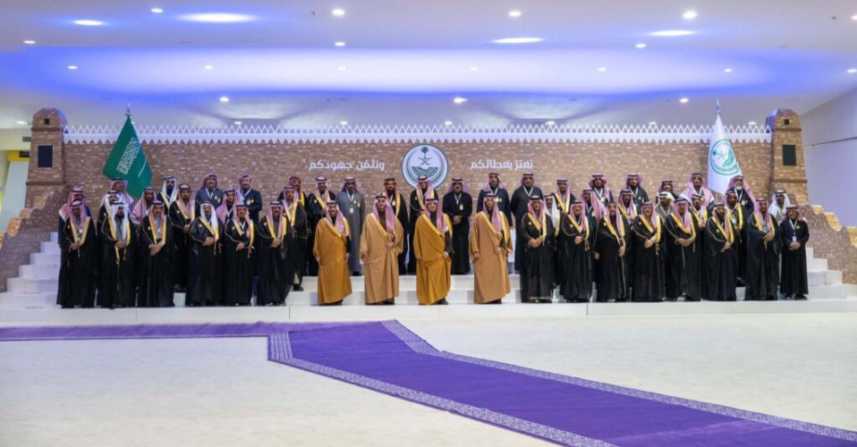 الأمير عبدالعزيز بن سعود يلتقي متقاعدي إمارة منطقة الجوف وقطاعات وزارة الداخلية بالمنطقة