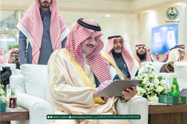 أمير المنطقة الشرقية يدشّن حزمة مشاريع تنموية كبرى في الأحساء