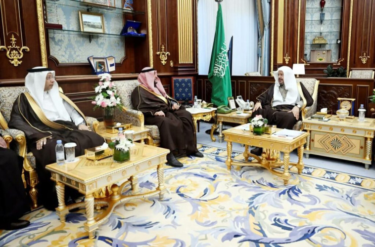 رئيس مجلس الشورى يستقبل سفراء خادم الحرمين الشريفين المعيَّنين حديثًا لدى عددٍ من الدول الشقيقة والصديقة