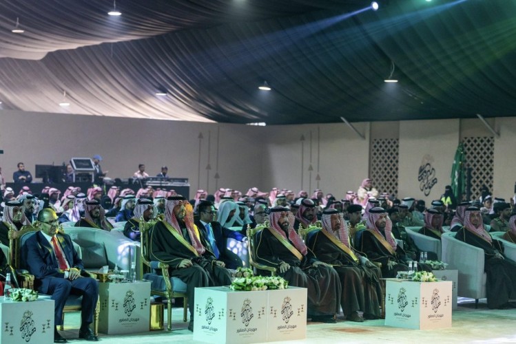 أمير الحدود الشمالية يرعى الحفل الختامي لمهرجان الصقور بمحافظة طريف