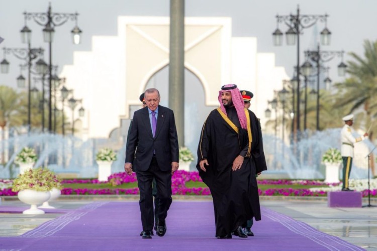 سمو ولي العهد يستقبل رئيس جمهورية تركيا ويعقدان جلسة مباحثات رسمية