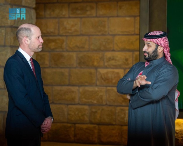 سمو ولي العهد يستقبل ولي عهد بريطانيا ويصطحبه في جولة بحي الطريف التاريخي في الدرعية