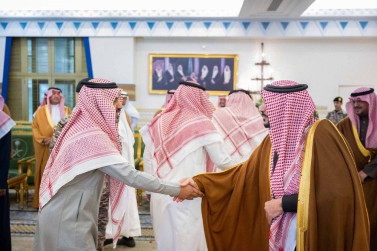 أمير منطقة القصيم يستقبل المهنئين من وكلاء الإمارة ومنسوبيها بمناسبة شهر رمضان