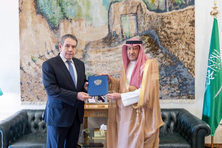 وزير الخارجية يتلقى رسالة خطية من وزير خارجية روسيا الاتحادية