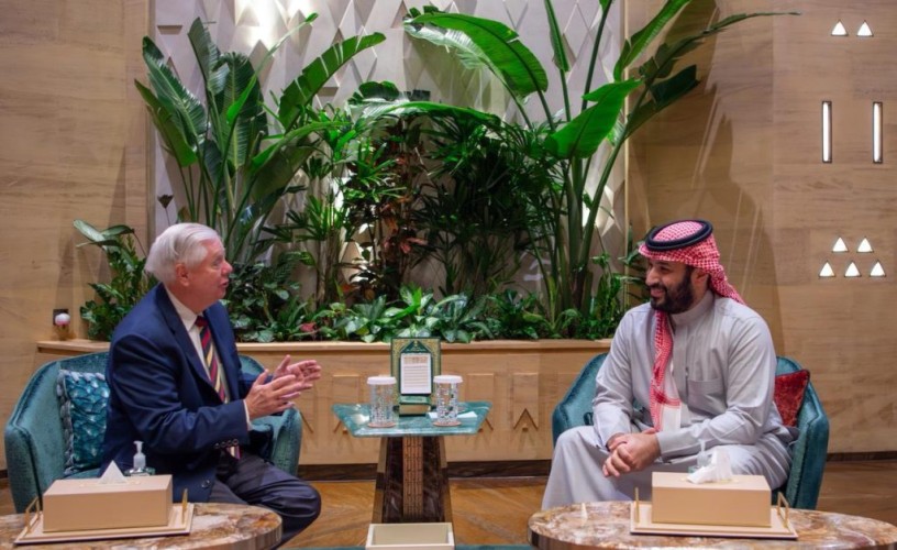 سمو ولي العهد يجتمع مع السيناتور الأمريكي ليندسي غراهام