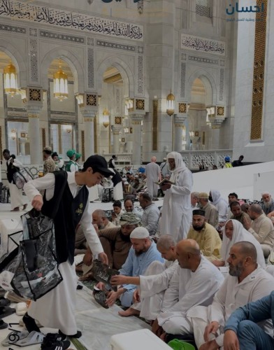 تقديرًا لعطاء المعلمين والمعلمات.. تعليم مكة يُقدّم 5000 وجبة إفطار صائم يوميًا لزوار بيت الله الحرام في رمضان