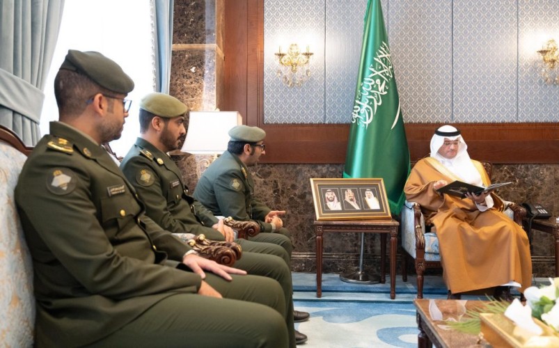 محافظ الأحساء يطّلع على التقرير السنوي لجوازات المحافظة ويؤكد تعزيز الأداء المؤسسي