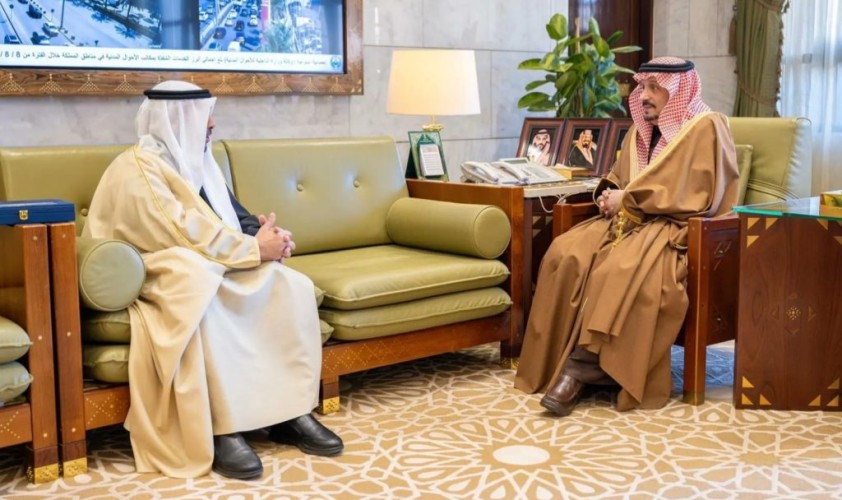أمير منطقة الرياض يستقبل سفير دولة الكويت لدى المملكة