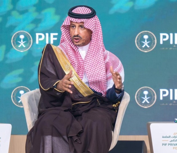 وزير السياحة في منتدى صندوق الاستثمارات العامة والقطاع الخاص: السياحة حققت أرقامًا قياسية في 2025 ونمضي لرفع مساهمتها إلى 10%