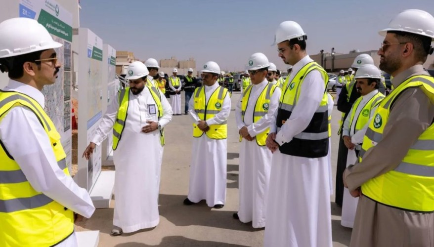 أمين منطقة الرياض يشهد ميدانيًا انطلاق عددٍ من المشاريع بقيمة تتجاوز 1.6 مليار ريال في مواقع متفرقة من العاصمة