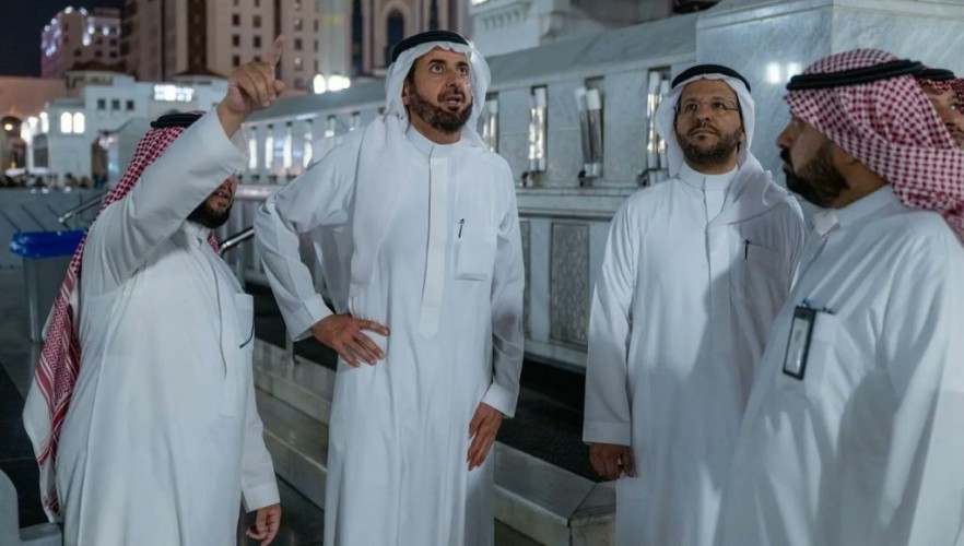 وزير الحج والعمرة رئيس مجلس إدارة الهيئة العامة للعناية بشؤون الحرمين يقف ميدانيًّا على جاهزية منظومة الخدمات والاستعدادات لموسم رمضان في الحرمين الشريفين