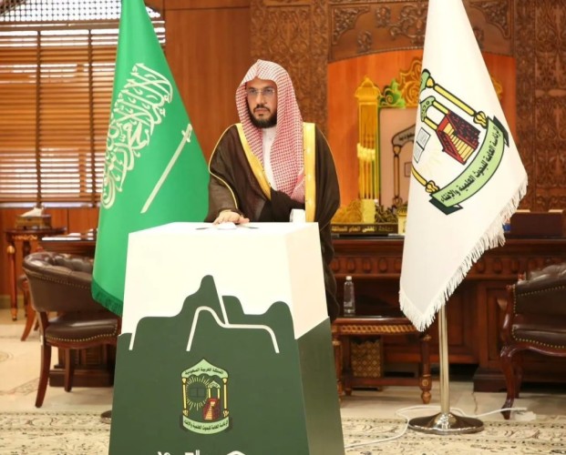 الأمين العام لهيئة كبار العلماء يشكر القيادة على دعم حملة “الجود منا وفينا”