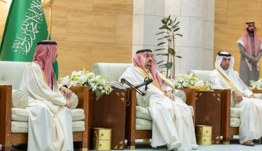 أمير منطقة الرياض يستقبل المهنئين بعيد الفطر