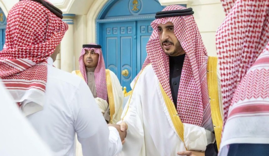 أمير منطقة الجوف يستقبل المهنئين بعيد الفطر