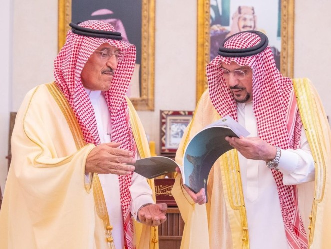أمير منطقة القصيم يستقبل مدير فرع وزارة البيئة والمياه والزراعة بالمنطقة