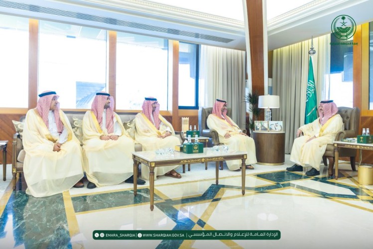 أمير المنطقة الشرقية يستقبل أعضاء مجلس أمناء مؤسسة جائزة الأميرة صيتة بنت عبدالعزيز