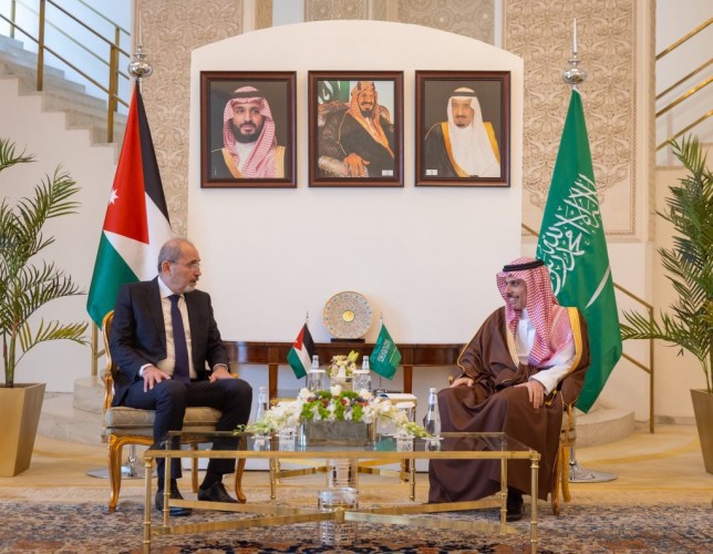 وزير الخارجية يستقبل نائب رئيس الوزراء وزير خارجية الأردن