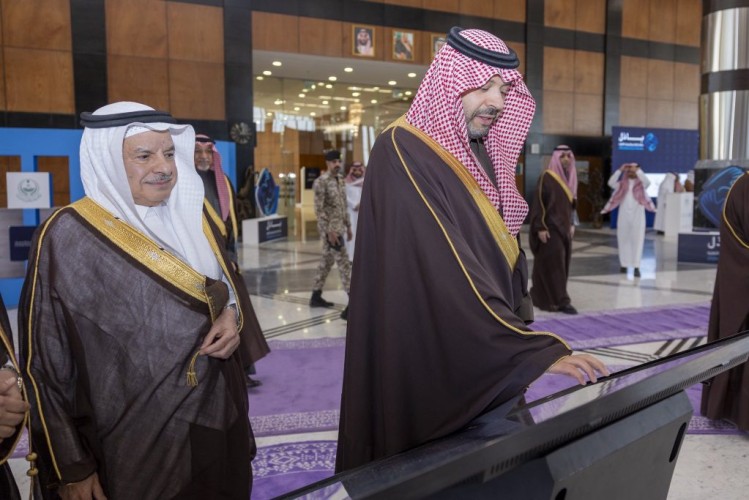 أمير منطقة الحدود الشمالية يدشّن ملتقى “باذل” ويشهد توقيع 10 اتفاقيات وإطلاق 6 مبادرات تنموية بقيمة تتجاوز 8.4 ملايين ريال