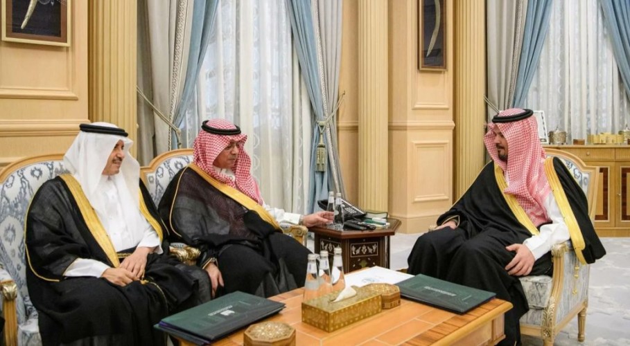 أمير منطقة المدينة المنورة يستقبل رئيس الهيئة العامة للطيران المدني