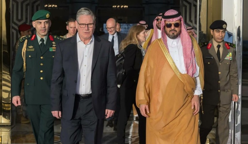 رئيس الوزراء البريطاني يغادر جدة