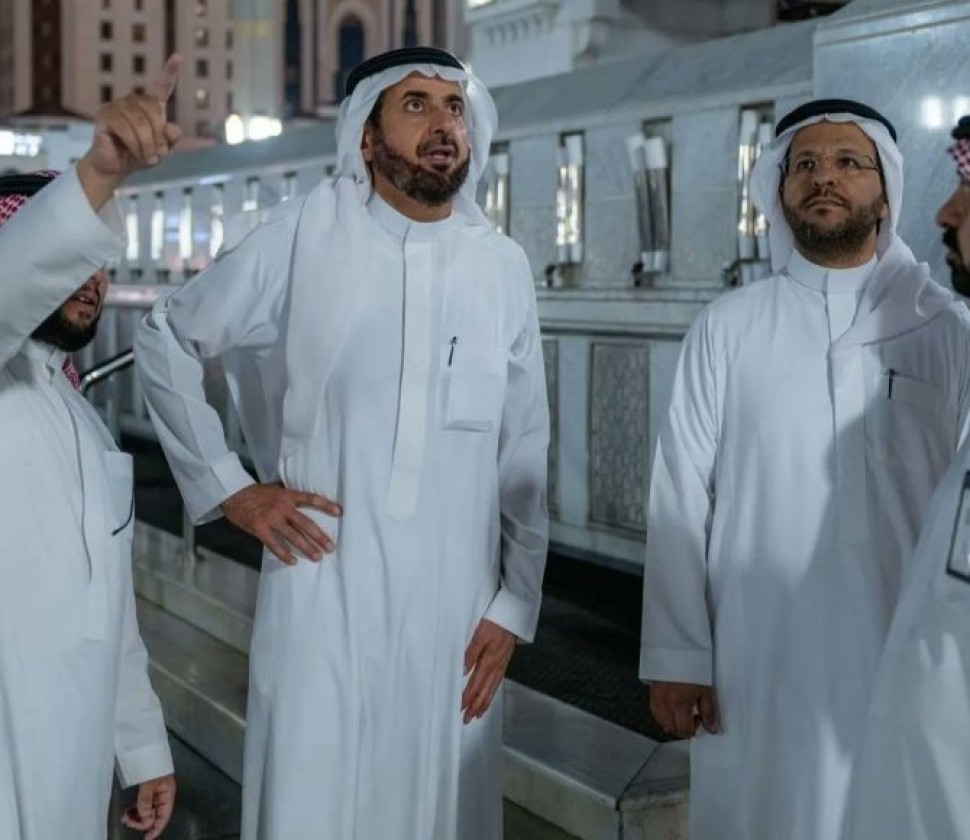 وزير الحج والعمرة رئيس مجلس إدارة الهيئة العامة للعناية بشؤون الحرمين يقف ميدانيًّا على جاهزية منظومة الخدمات والاستعدادات لموسم رمضان في الحرمين الشريفين