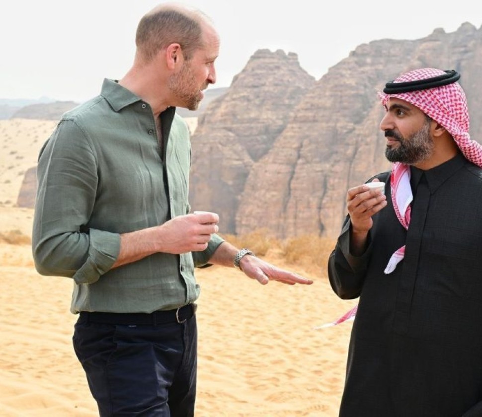 ولي عهد بريطانيا يزور مواقع تاريخية وطبيعية وثقافية في العُلا برفقة سمو وزير الثقافة
