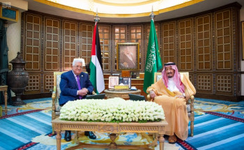 خادم الحرمين الشريفين يعقد جلسة مباحثات رسمية مع رئيس دولة فلسطين