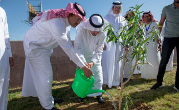 مدير جامعة الباحة يدشن حملة ” جامعتنا خضراء” بالمدينة الجامعية