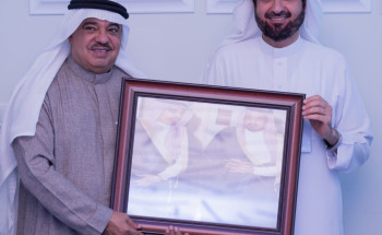 وزير الصحة يكرّم المدير العام السابق للمركز السعودي لزراعة الأعضاء