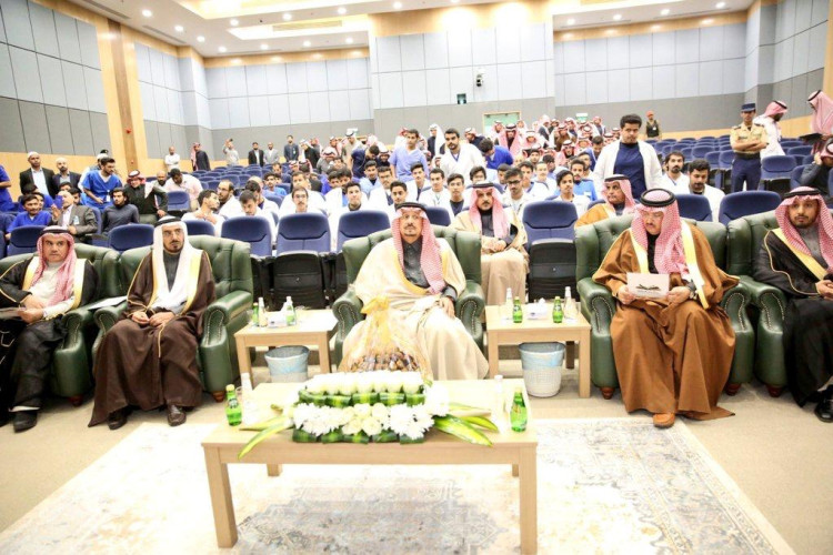 الأمير فيصل بن بندر يفتتح كلية العلوم الطبية التطبيقية